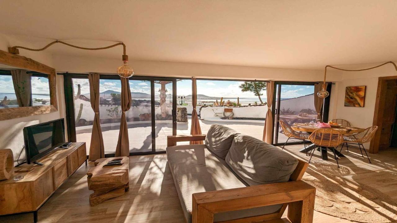 Bungalow Allende Famara Con Piscina Privada Y Ac Экстерьер фото